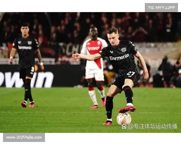 勒沃库森门将扑救关键点球，球队士气大振